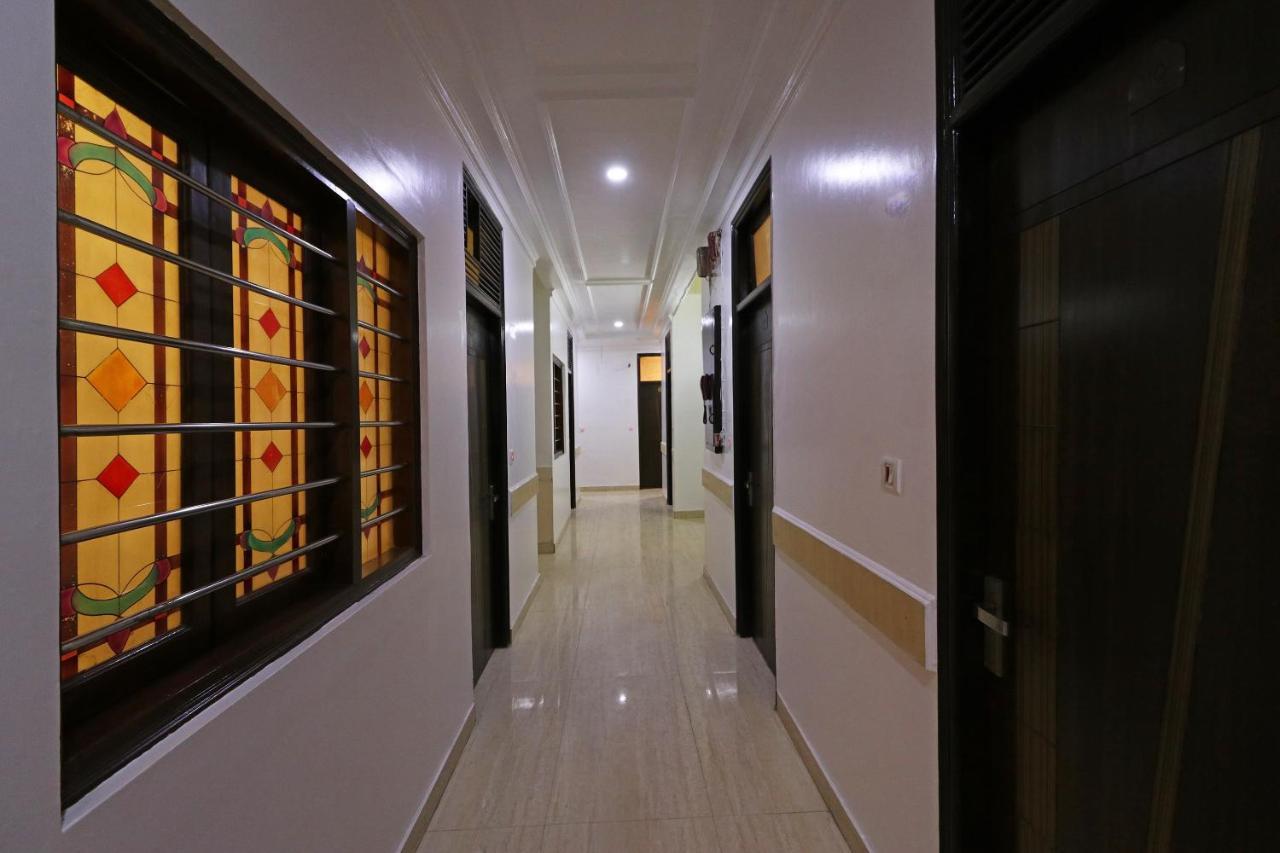 Oyo Flagship Kumar Palace New Delhi Extérieur photo