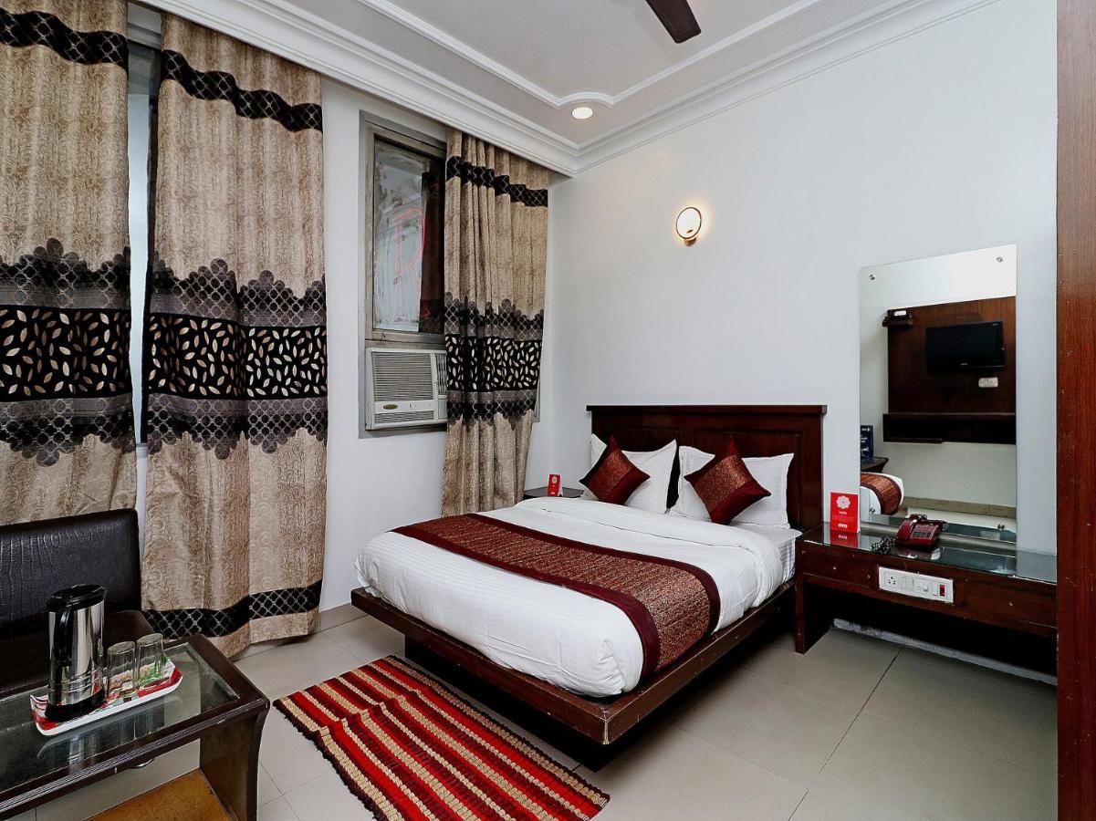 Oyo Flagship Kumar Palace New Delhi Extérieur photo