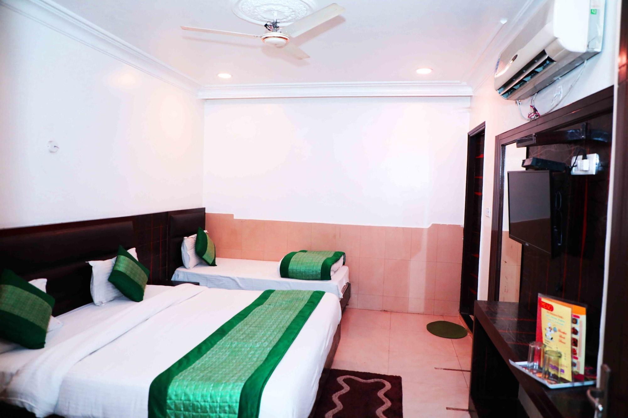 Oyo Flagship Kumar Palace New Delhi Extérieur photo