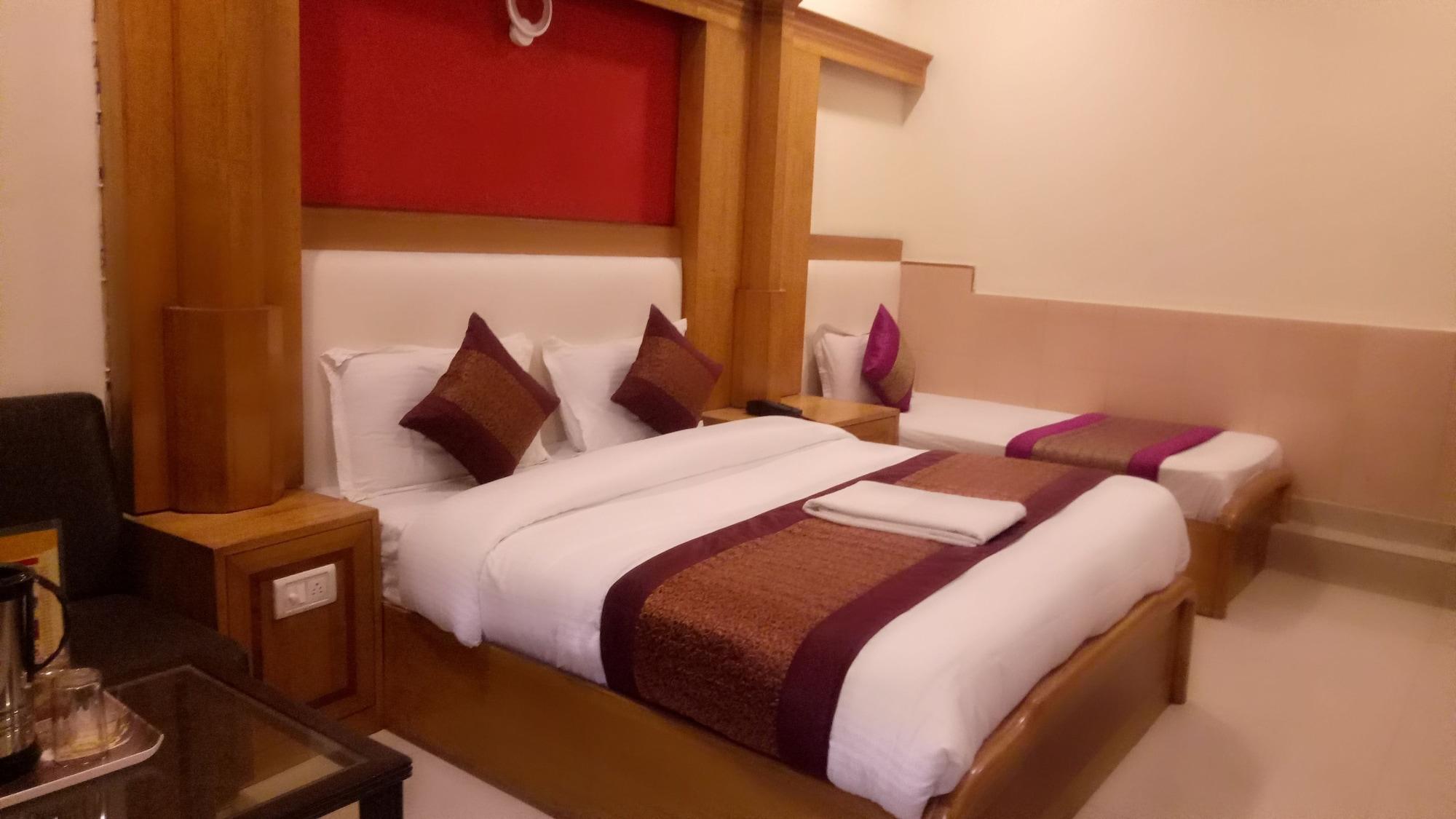 Oyo Flagship Kumar Palace New Delhi Extérieur photo