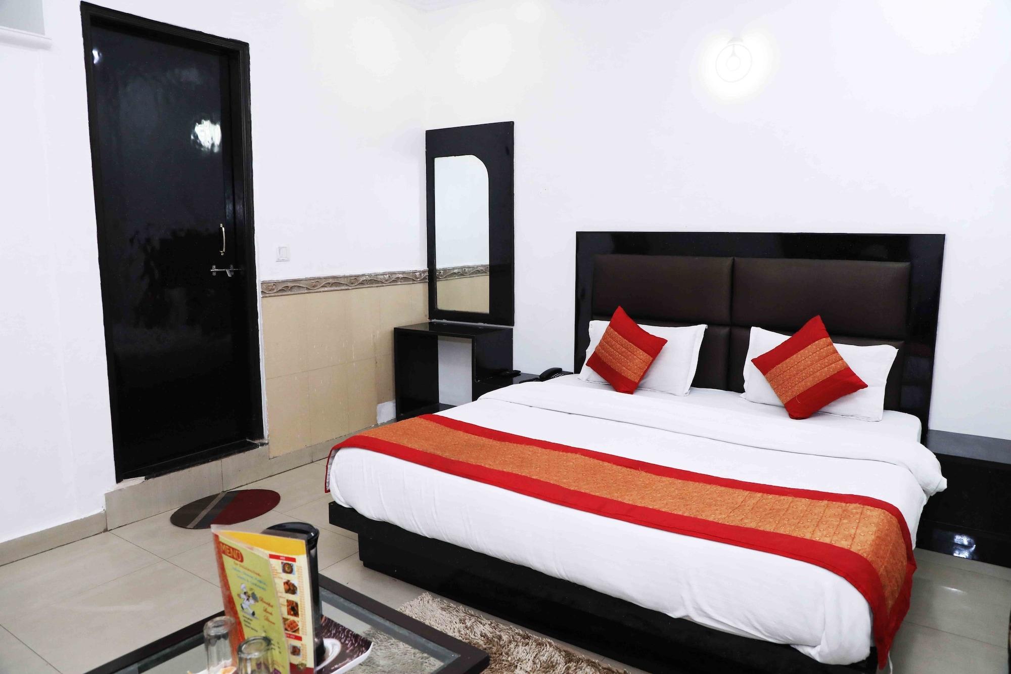 Oyo Flagship Kumar Palace New Delhi Extérieur photo
